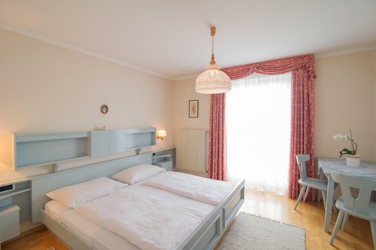 Haus St. Valentin Villa Eppan an der Weinstraße Buitenkant foto